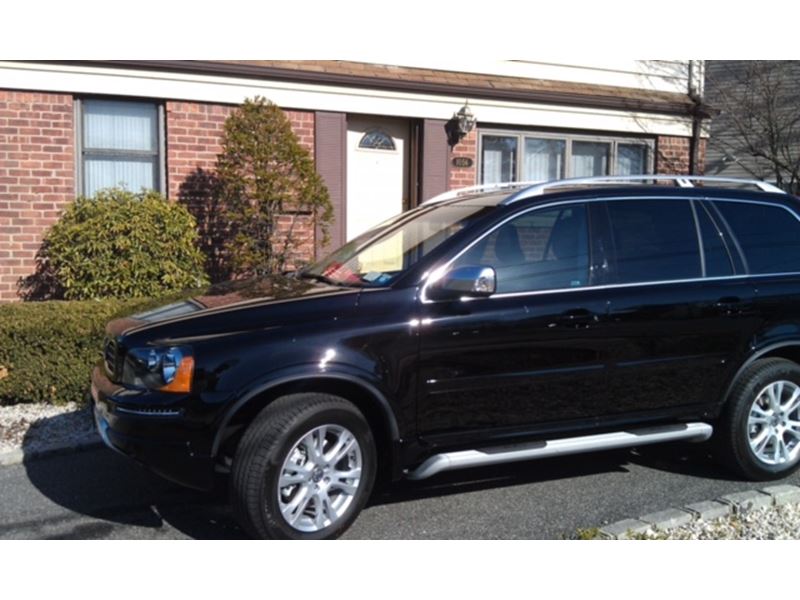 2013 Volvo XC90 for sale by owner in Merrick