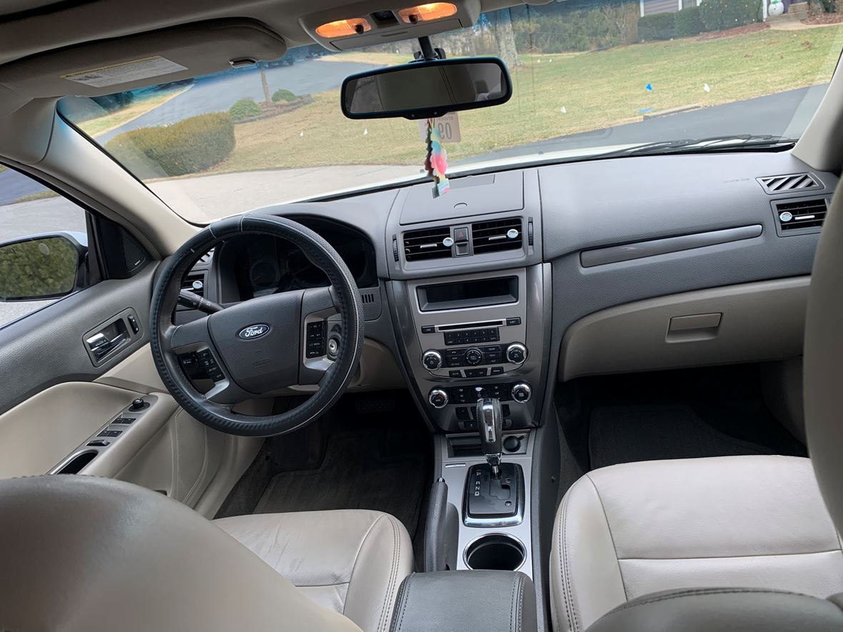 2010 Ford Fusion for sale by owner in New Albany