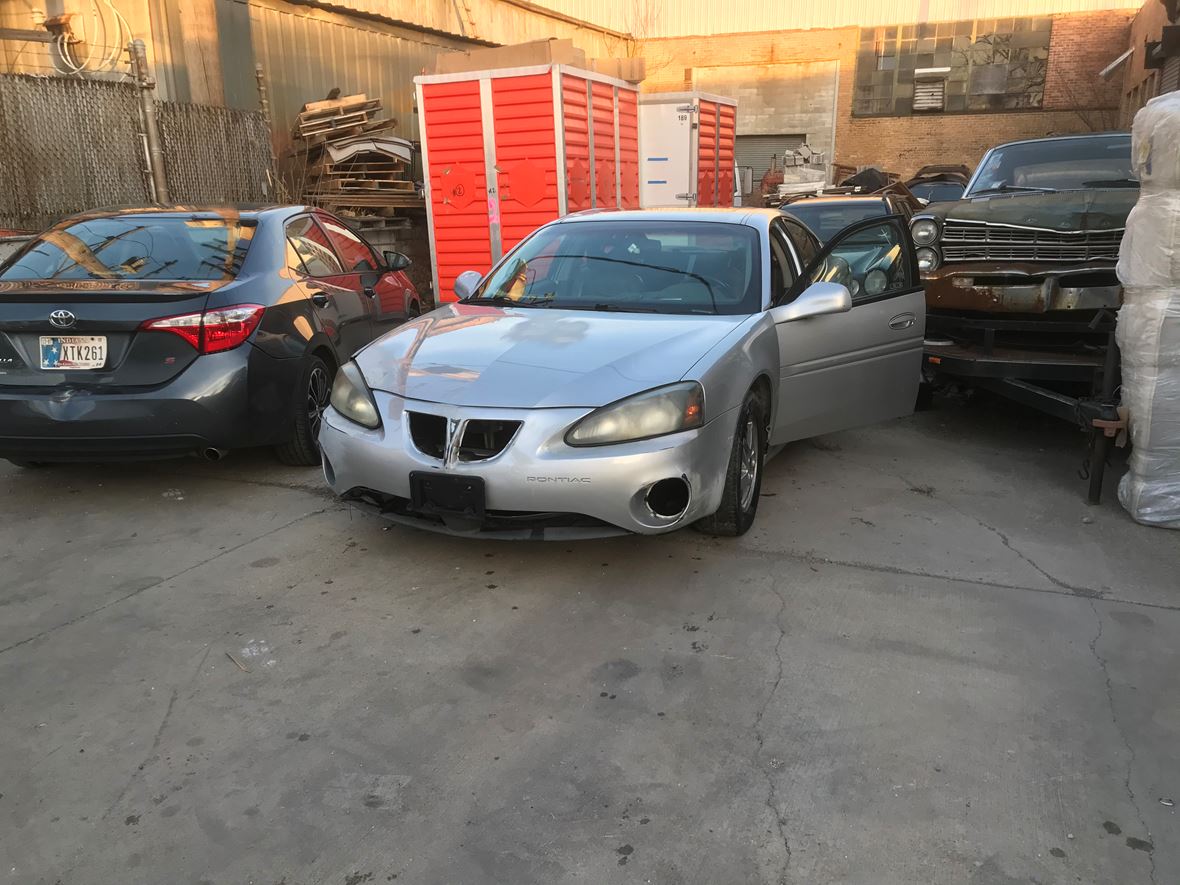 2005 Pontiac Grand Prix for sale by owner in Harwood Heights