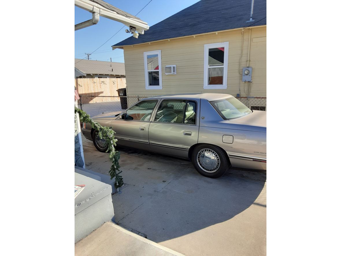 1997 Cadillac DeVille for sale by owner in Los Angeles