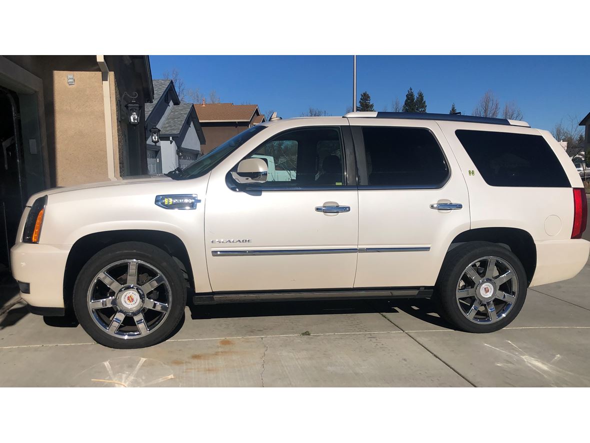 2011 Cadillac Escalade Hybrid for sale by owner in Redding