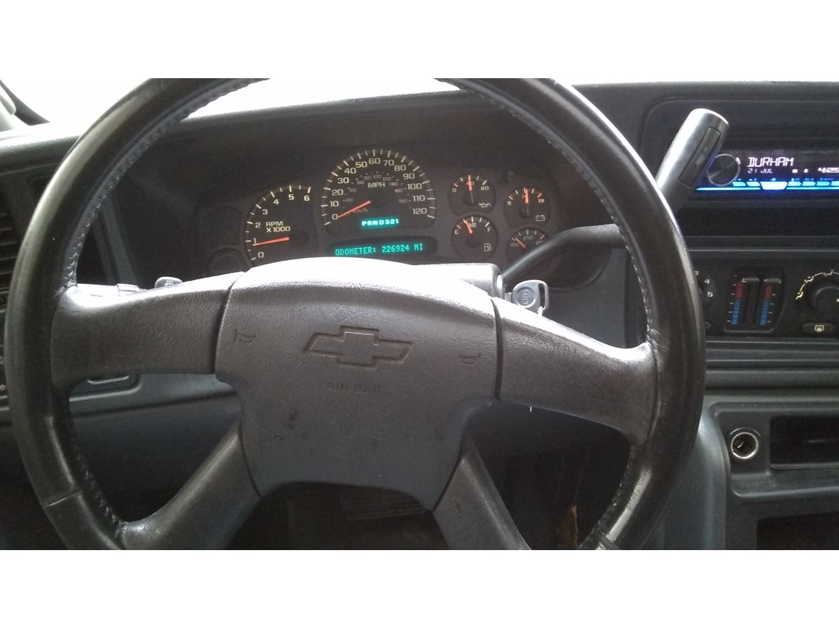 2004 Chevrolet Avalanche for sale by owner in Acworth
