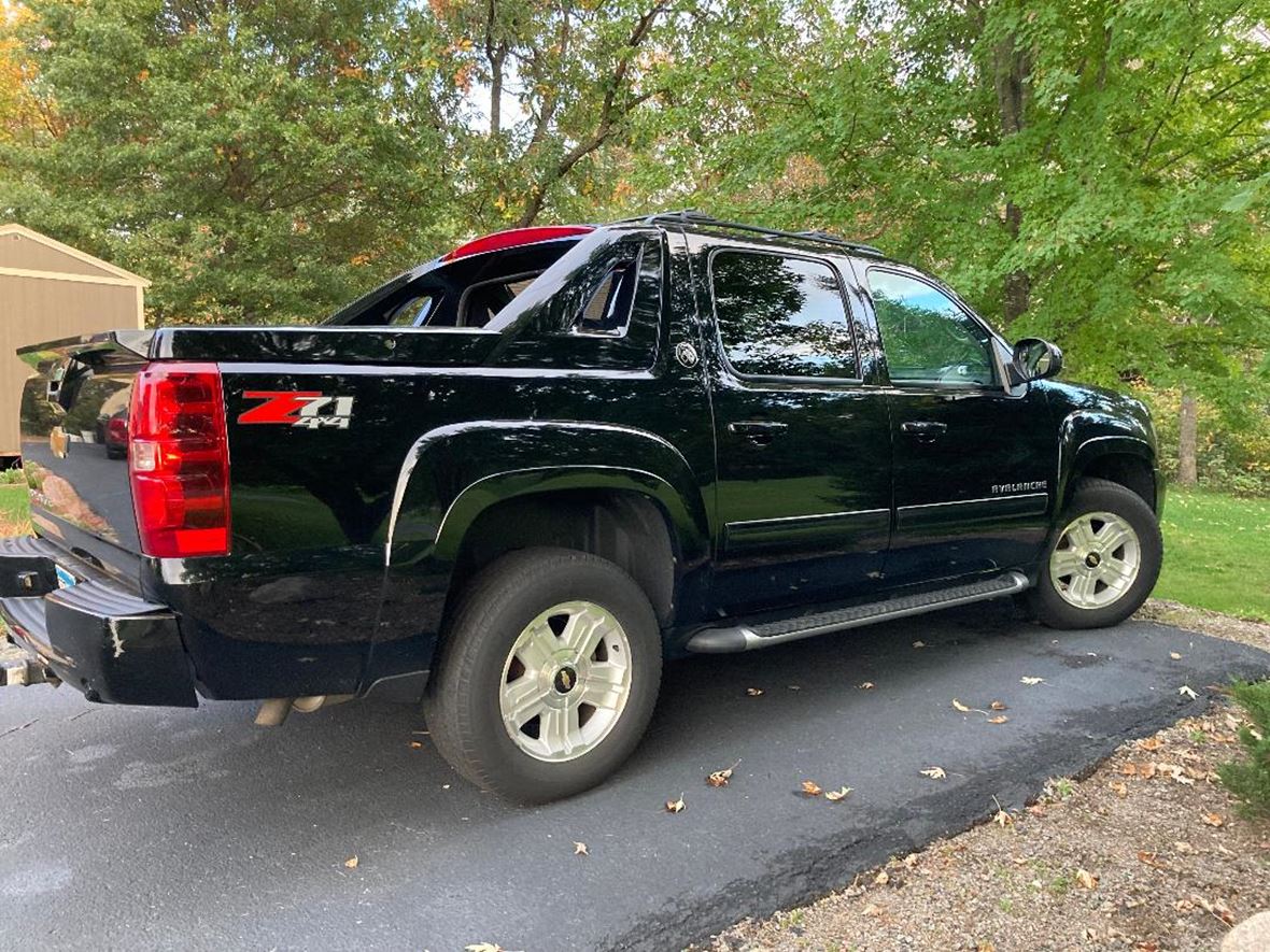 2013 Chevrolet Avalanche LT (Z71 Black Diamond Edition) for sale by owner in Zimmerman