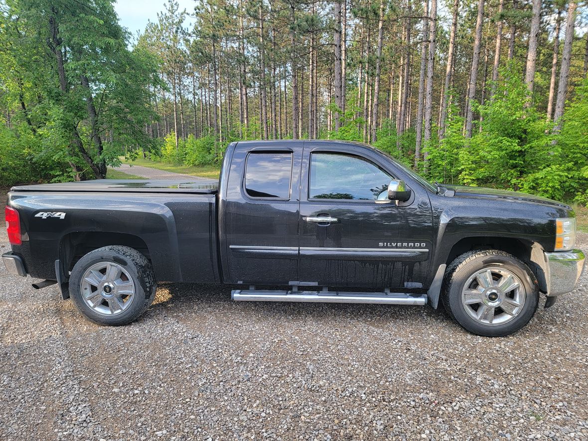 2013 Chevrolet Silverado 1500 for sale by owner in Beulah