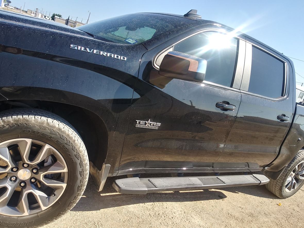 2019 Chevrolet Silverado 1500 Crew Cab for sale by owner in Fort Stockton