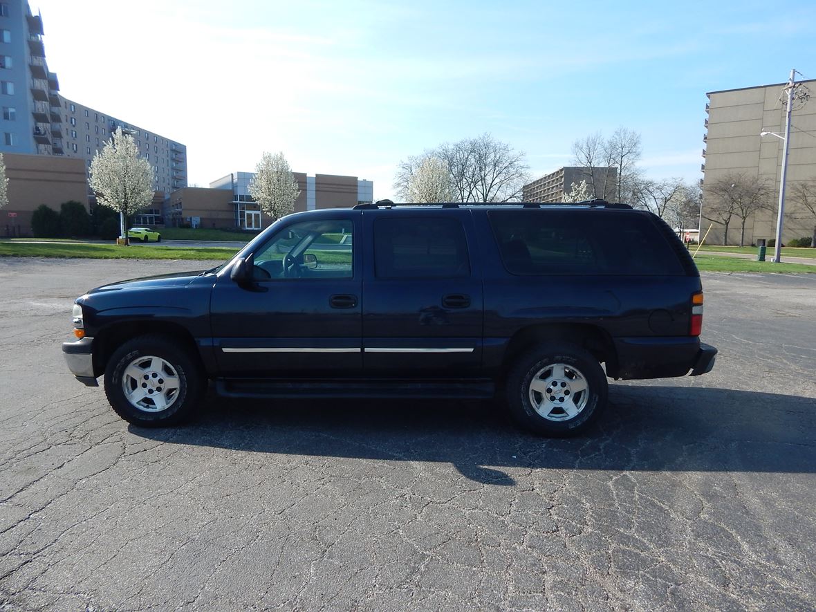 2004 Chevrolet Suburban for sale by owner in Cleveland
