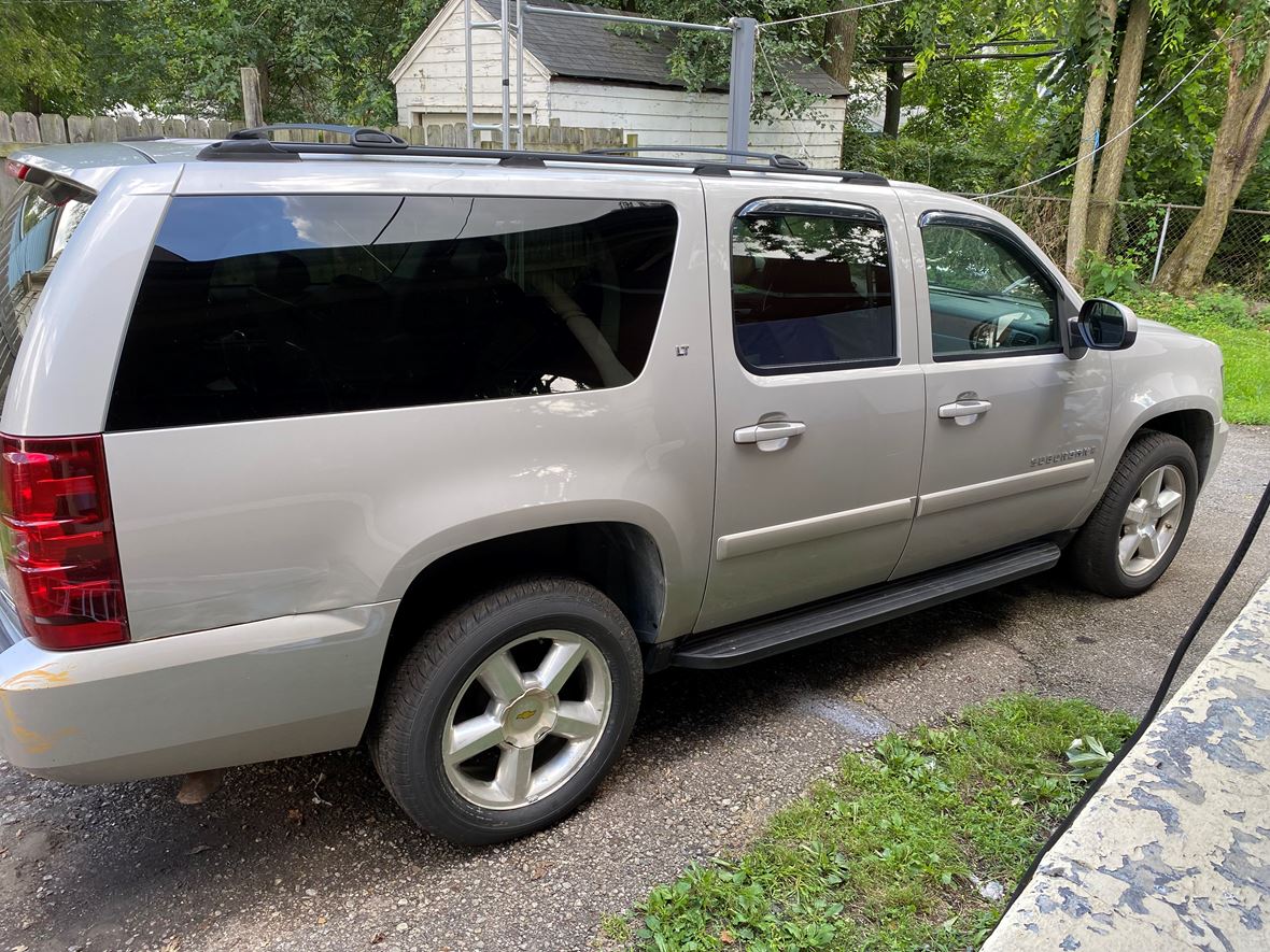 2007 Chevrolet Suburban for sale by owner in Columbus