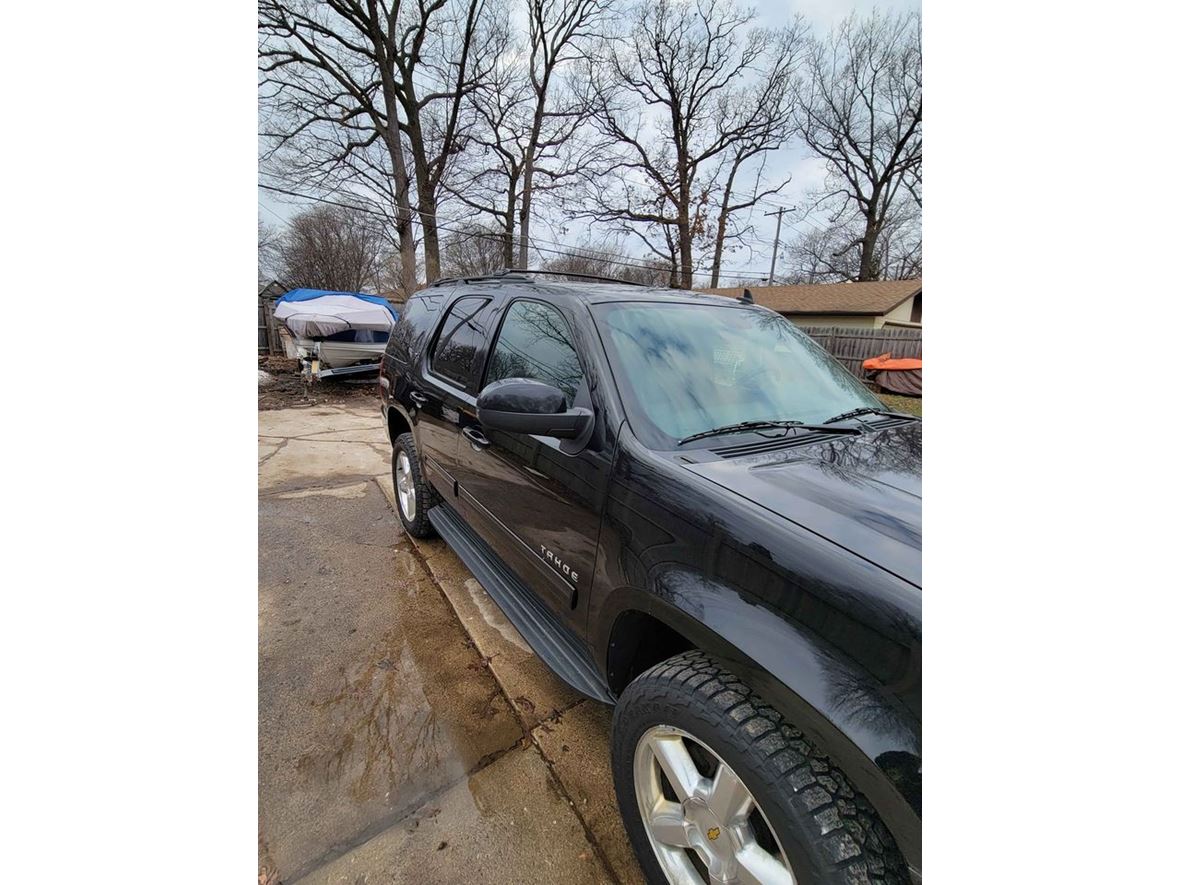 2010 Chevrolet Tahoe for sale by owner in Milwaukee