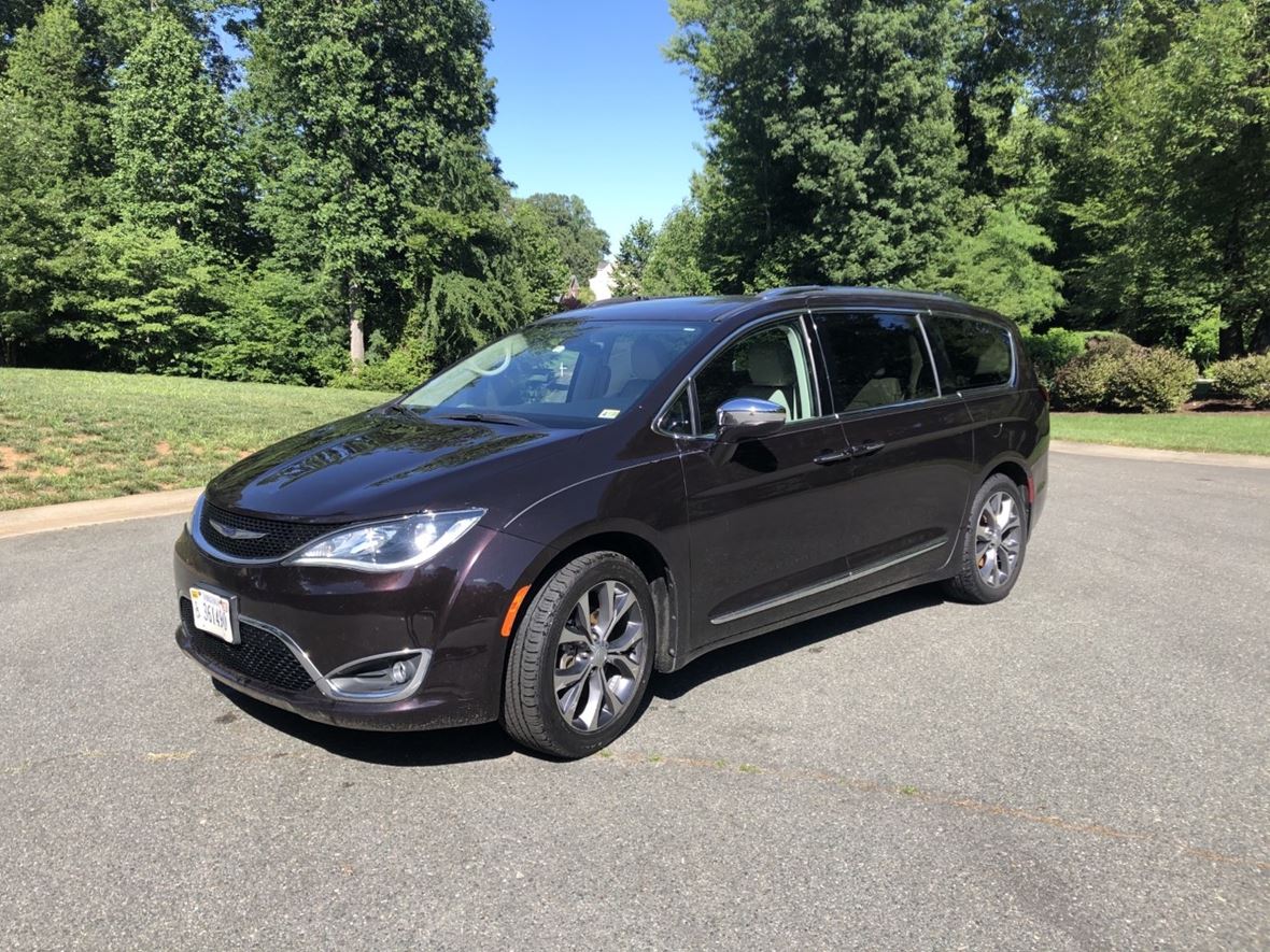 2019 Chrysler Pacifica for sale by owner in Glen Allen