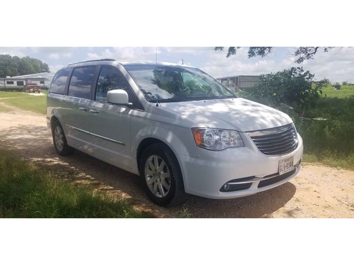 2015 Chrysler Town & Country for sale by owner in Dublin