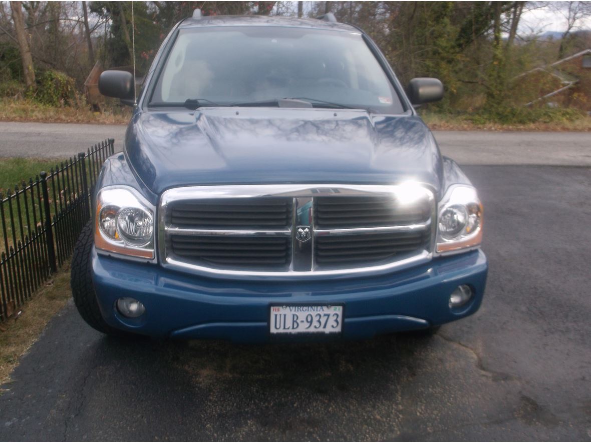 2004 Dodge Durango for sale by owner in Roanoke