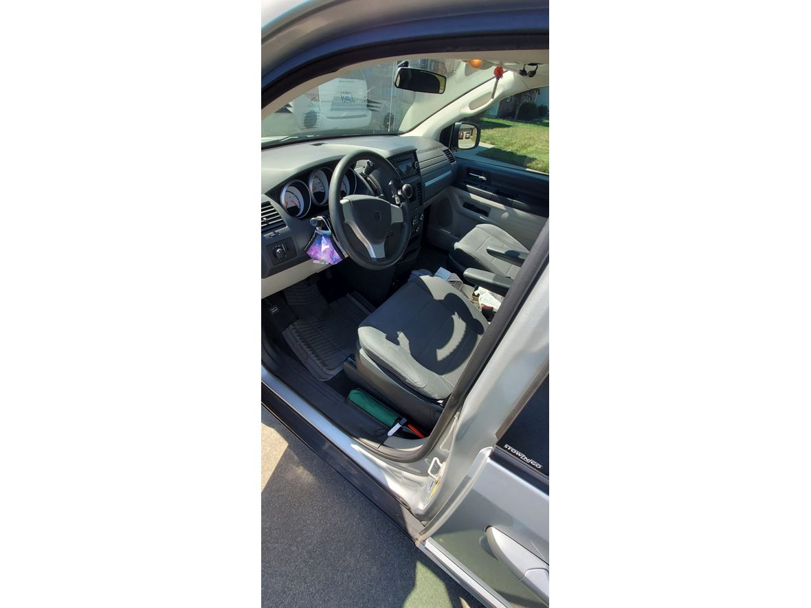 2009 Dodge Grand Caravan for sale by owner in Republic