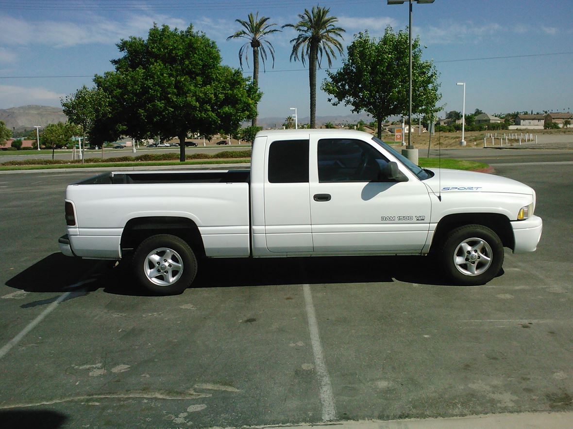 2001 Dodge Ram 1500 for sale by owner in Corona