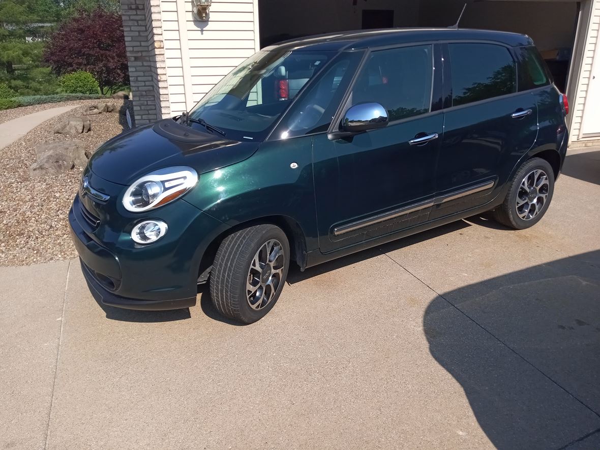 2014 Fiat 500L for sale by owner in Broadview Heights