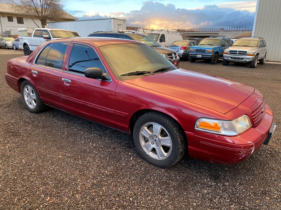 2003 Ford Crown Victoria for sale by owner in Spokane