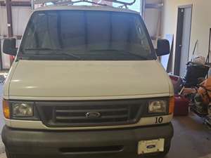White 2005 Ford E-150