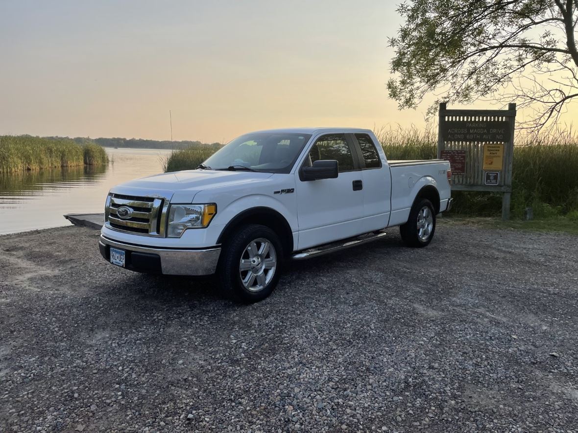 2010 Ford E-150 for sale by owner in Osseo