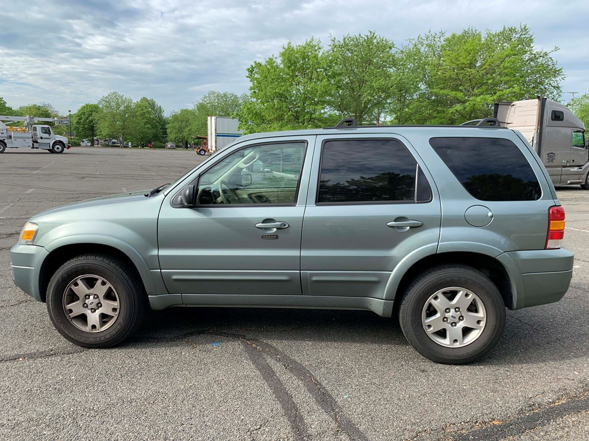 2006 Ford Escape for sale by owner in Alexandria