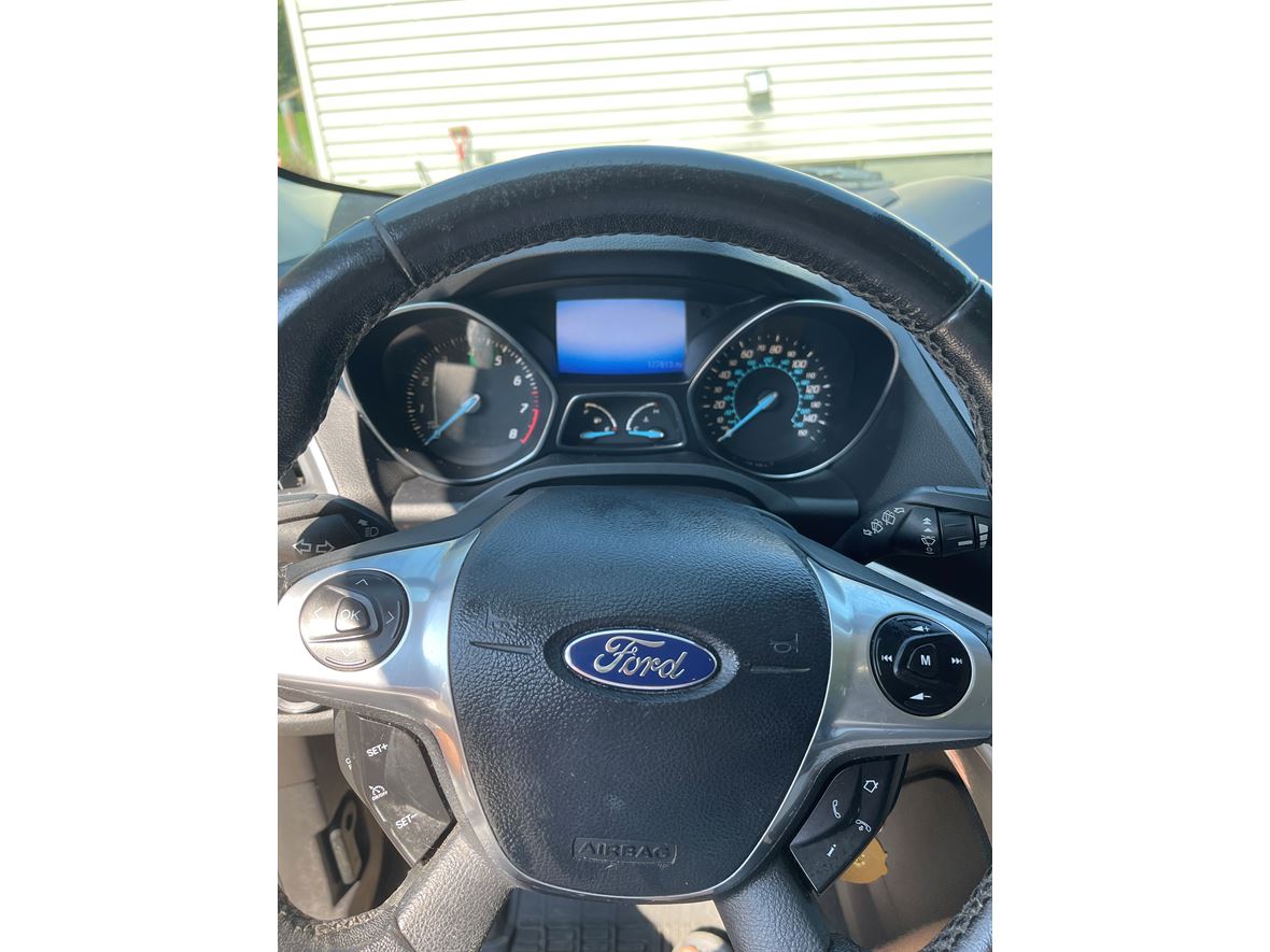 2013 Ford Escape for sale by owner in Glenwood