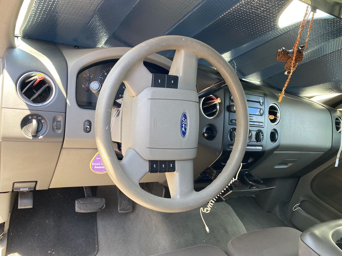 2004 Ford F-150 XLT Supercrew for sale by owner in Glendale