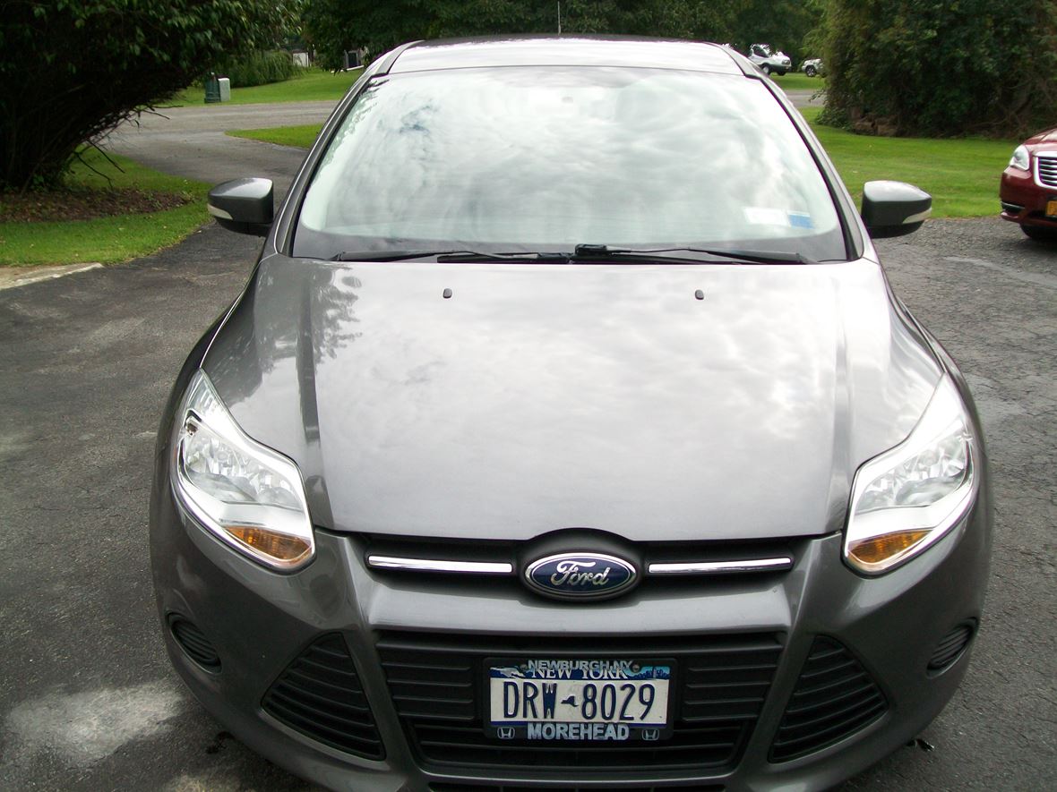 2014 Ford Focus for sale by owner in Newburgh