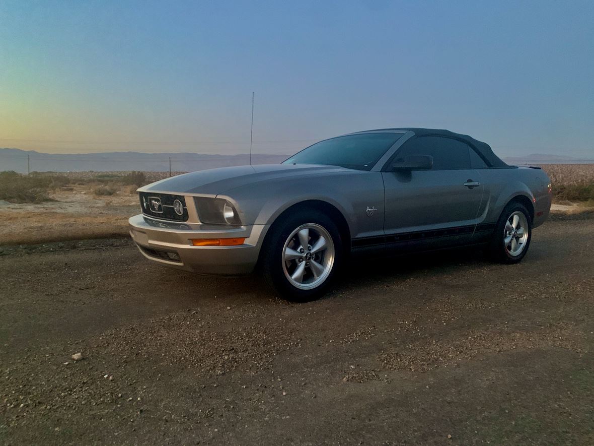 2009 Ford Mustang for sale by owner in Palm Springs