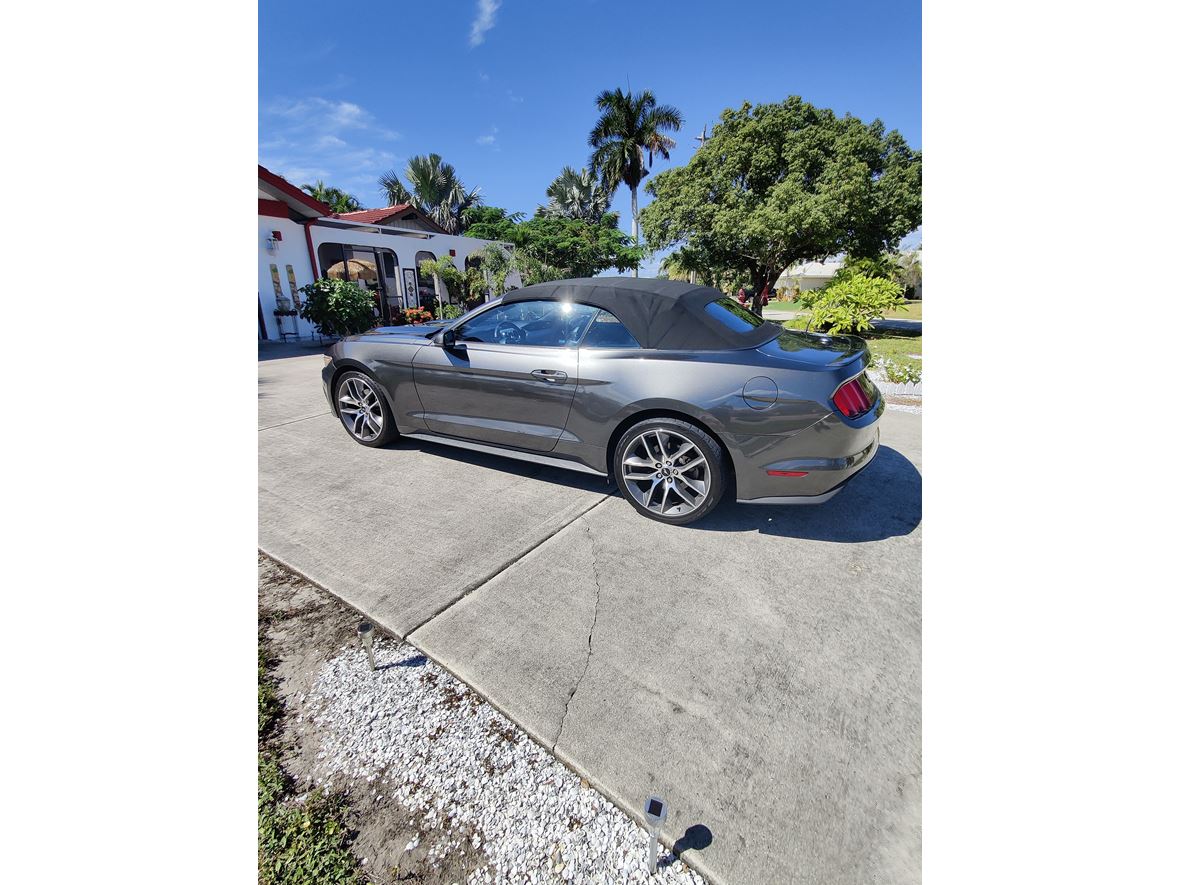 2015 Ford Mustang for sale by owner in Punta Gorda