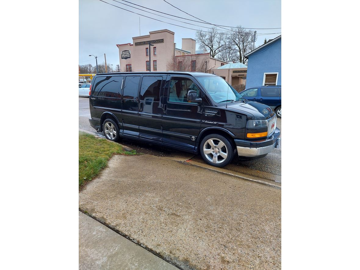 2011 GMC Savana for sale by owner in Marshall