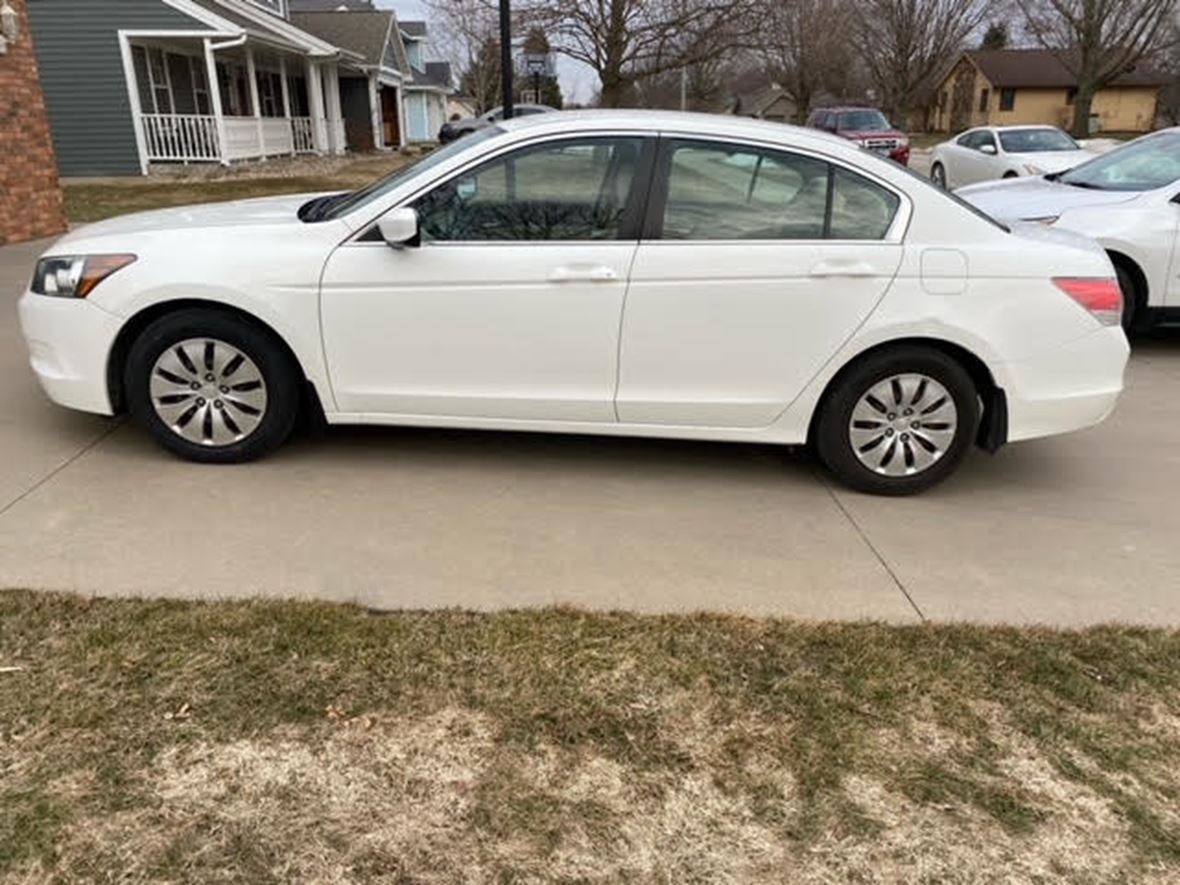 2010 Honda Accord for sale by owner in Pella