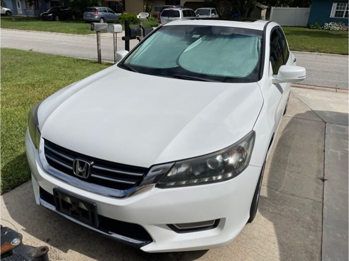 2013 Honda Accord for sale by owner in Vero Beach