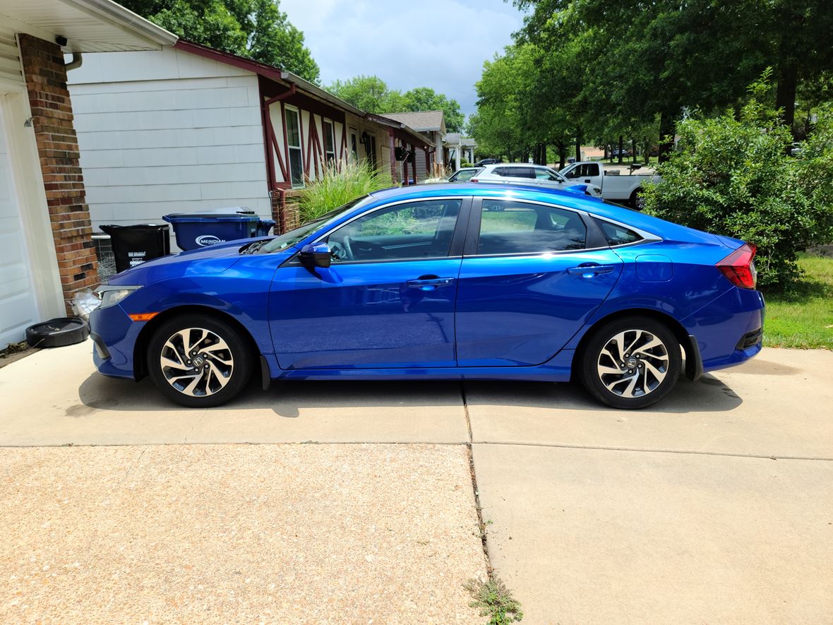 2017 Honda Civic for sale by owner in Fenton
