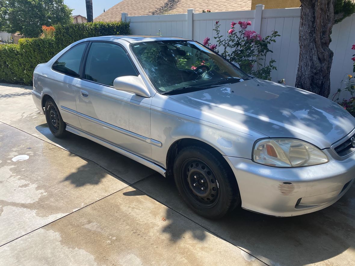 1999 Honda Civic Coupe for sale by owner in Sylmar
