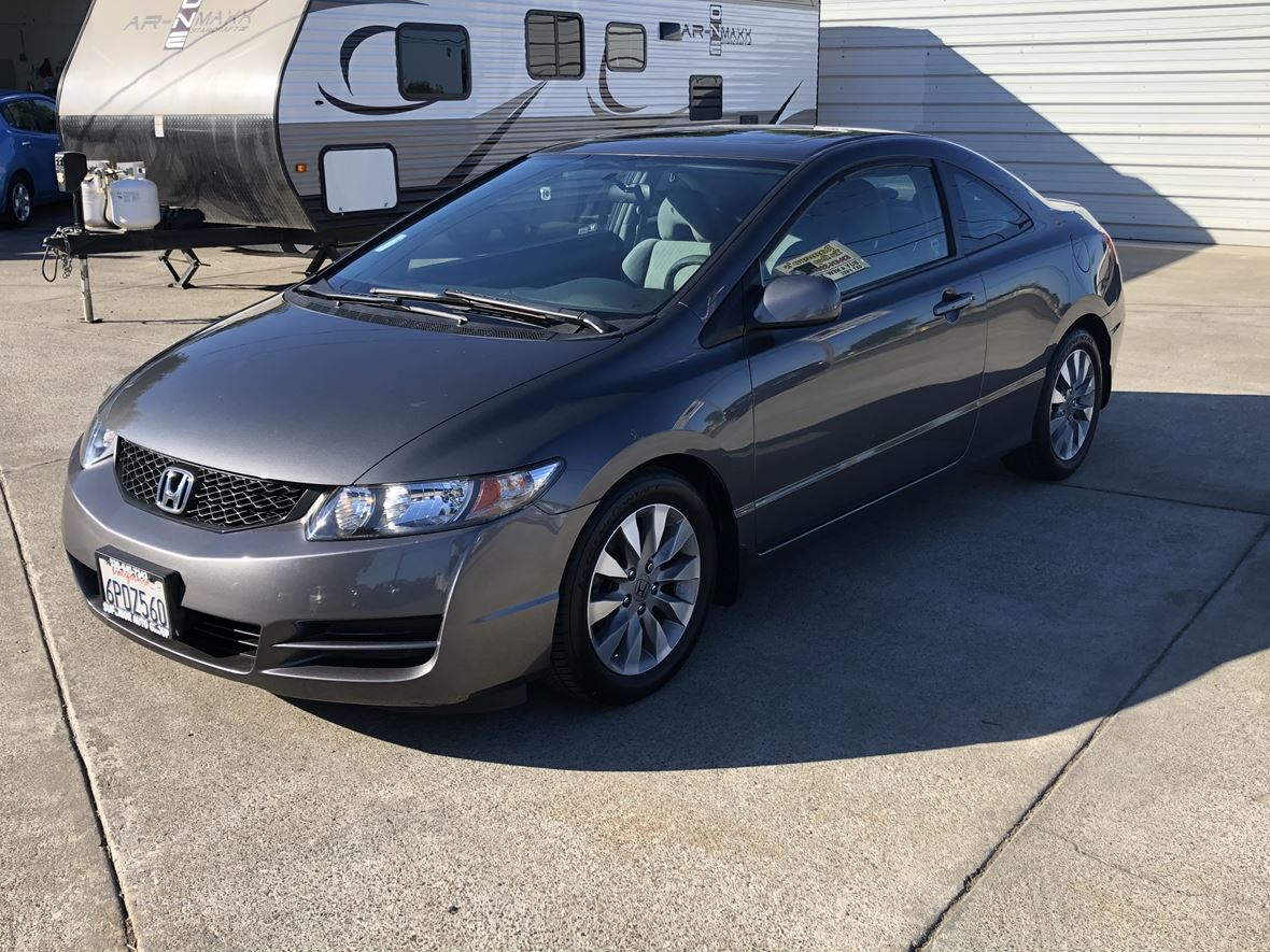 2011 Honda Civic Coupe for sale by owner in Marysville