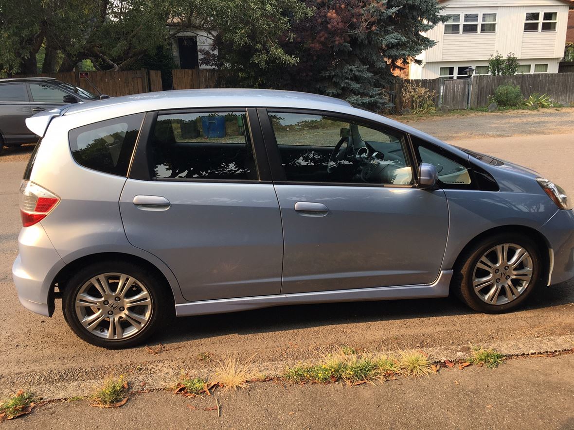 2010 Honda FIT for sale by owner in Seattle