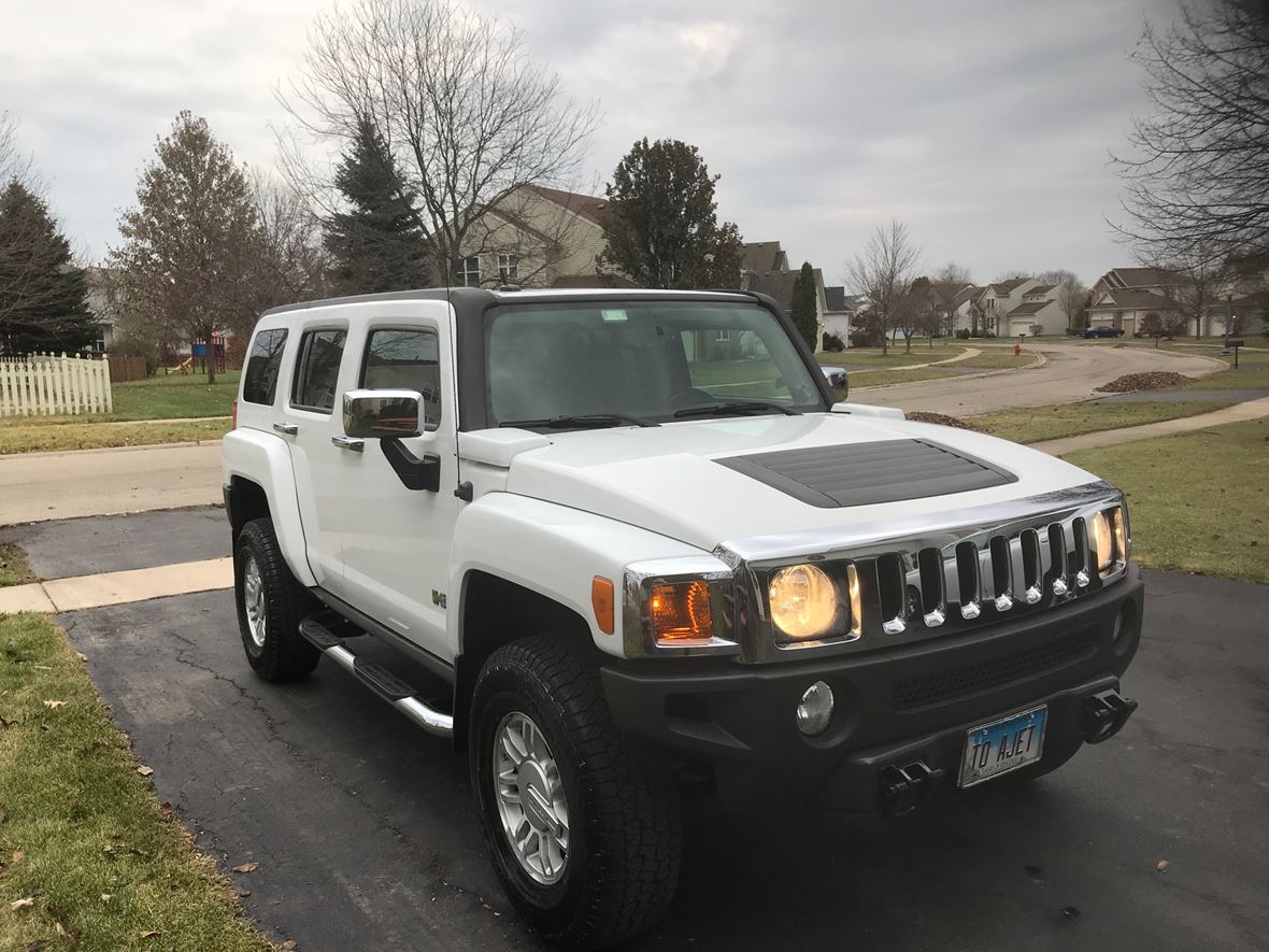 2017 Hummer H3 for sale by owner in Lake Villa