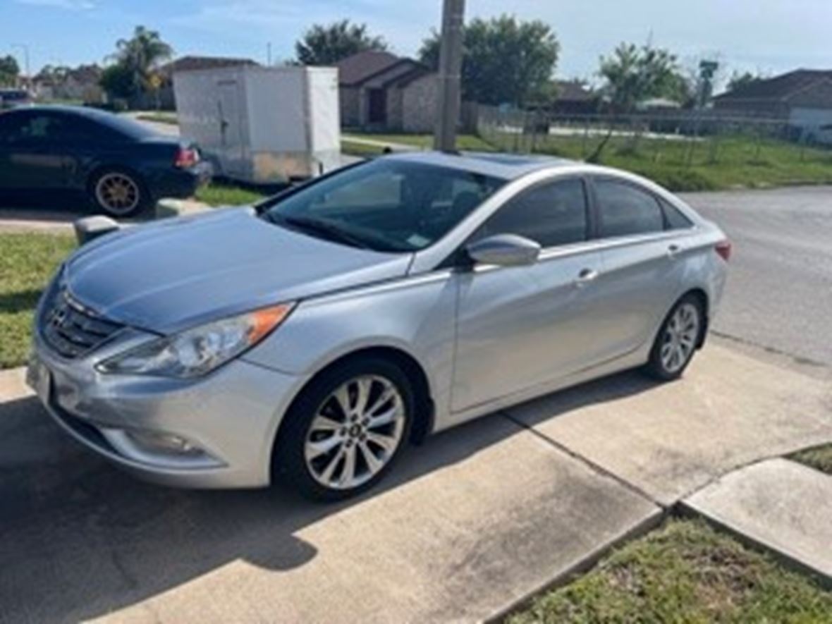 2013 Hyundai Sonata for sale by owner in Brownsville