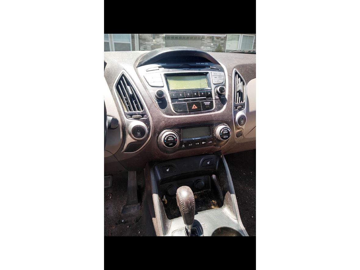 2011 Hyundai Tucson for sale by owner in Clayton