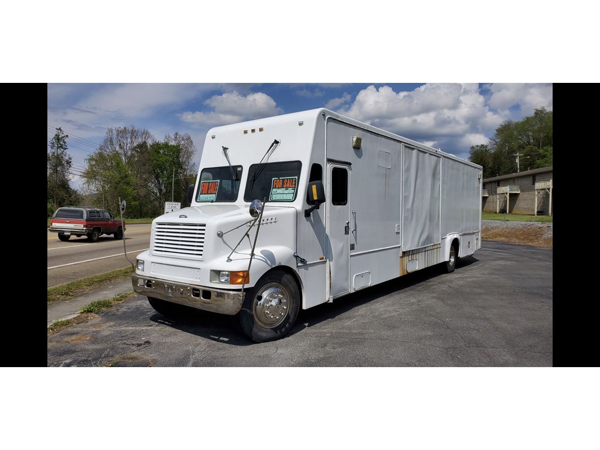 2000 International 4700 Sale by Owner in Elizabethton, TN 37643