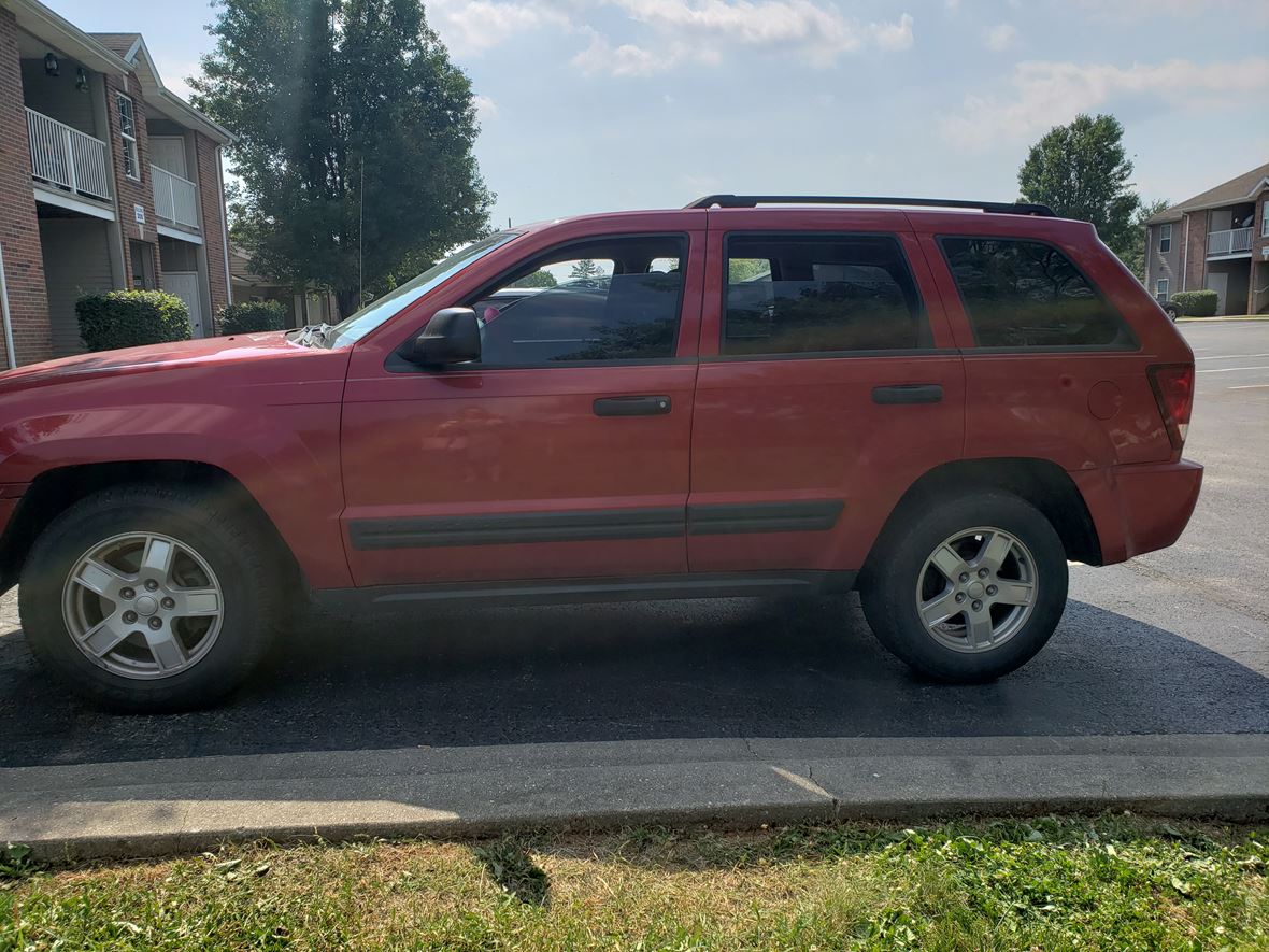 2005 Jeep Grand Cherokee for sale by owner in Mitchell