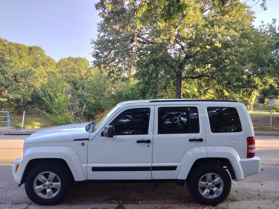 2012 Jeep Liberty for sale by owner in Bedford
