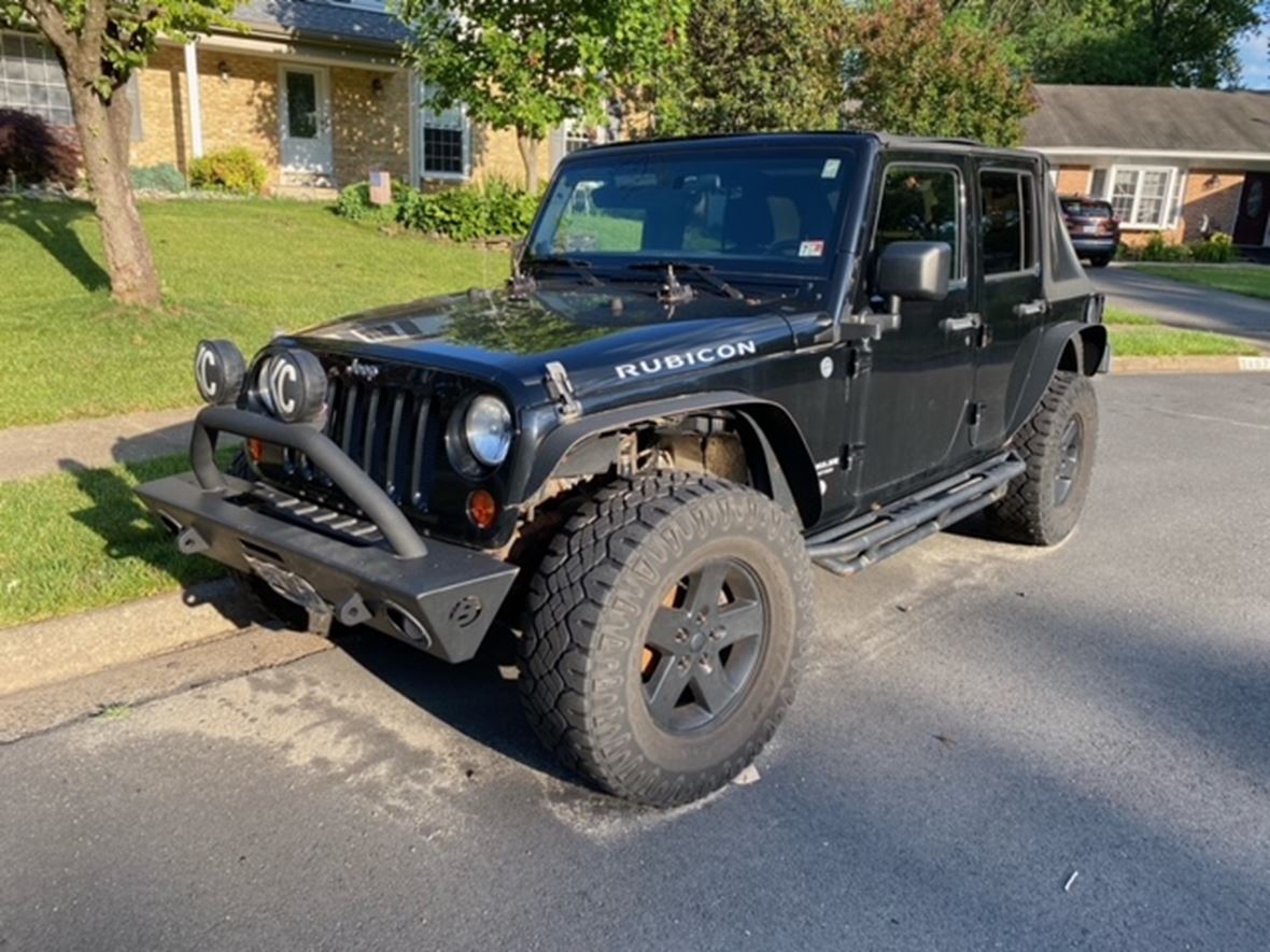 2011 Jeep Wrangler Unlimited for sale by owner in Fairfax