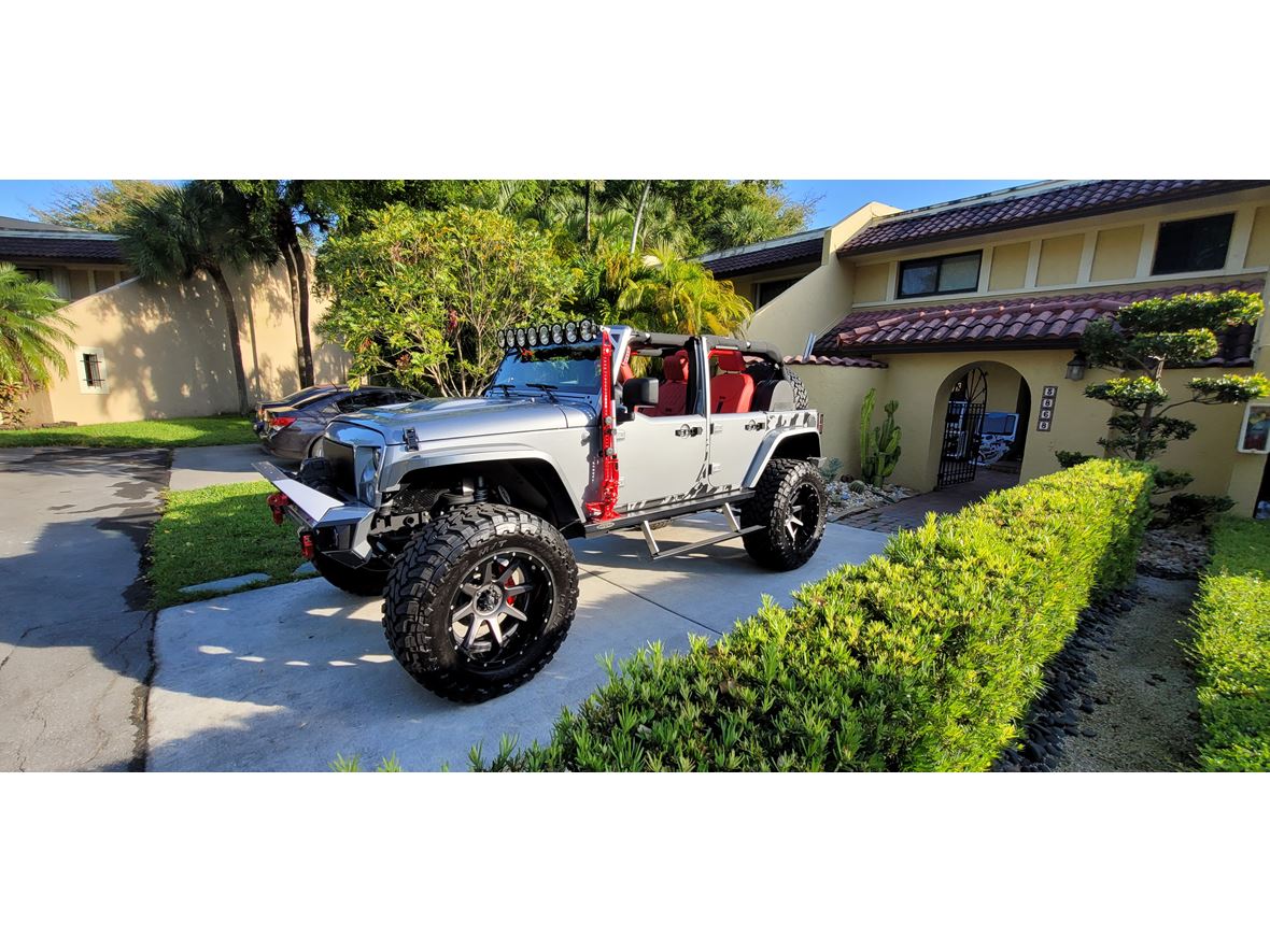2015 Jeep Wrangler Unlimited for sale by owner in Miami