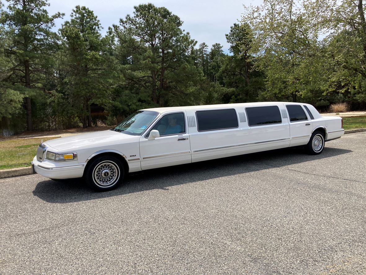 1996 Lincoln Continental Limousine  for sale by owner in Manchester Township