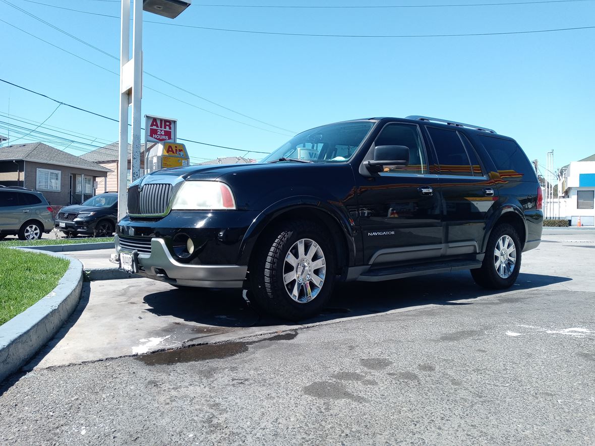 2004 Lincoln Navigator for sale by owner in Oakland