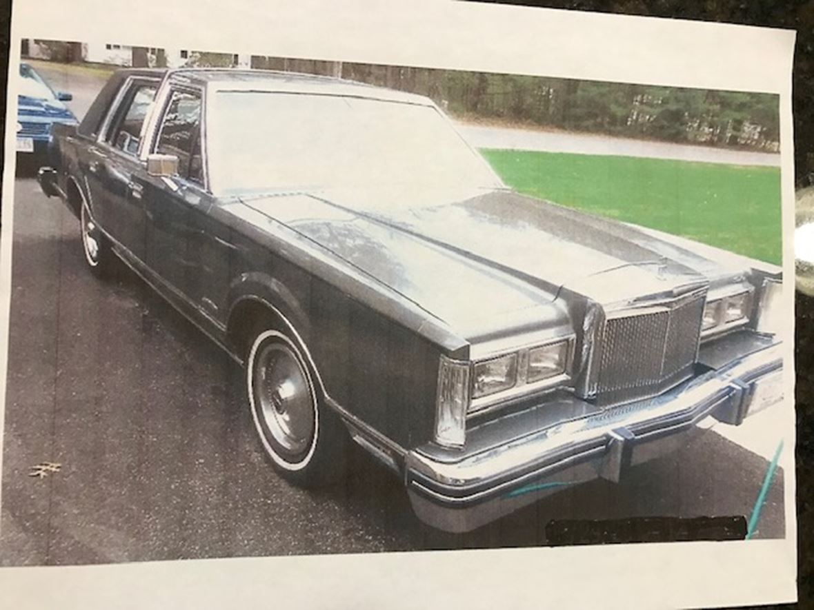 1982 Lincoln Town Car for sale by owner in Hampden