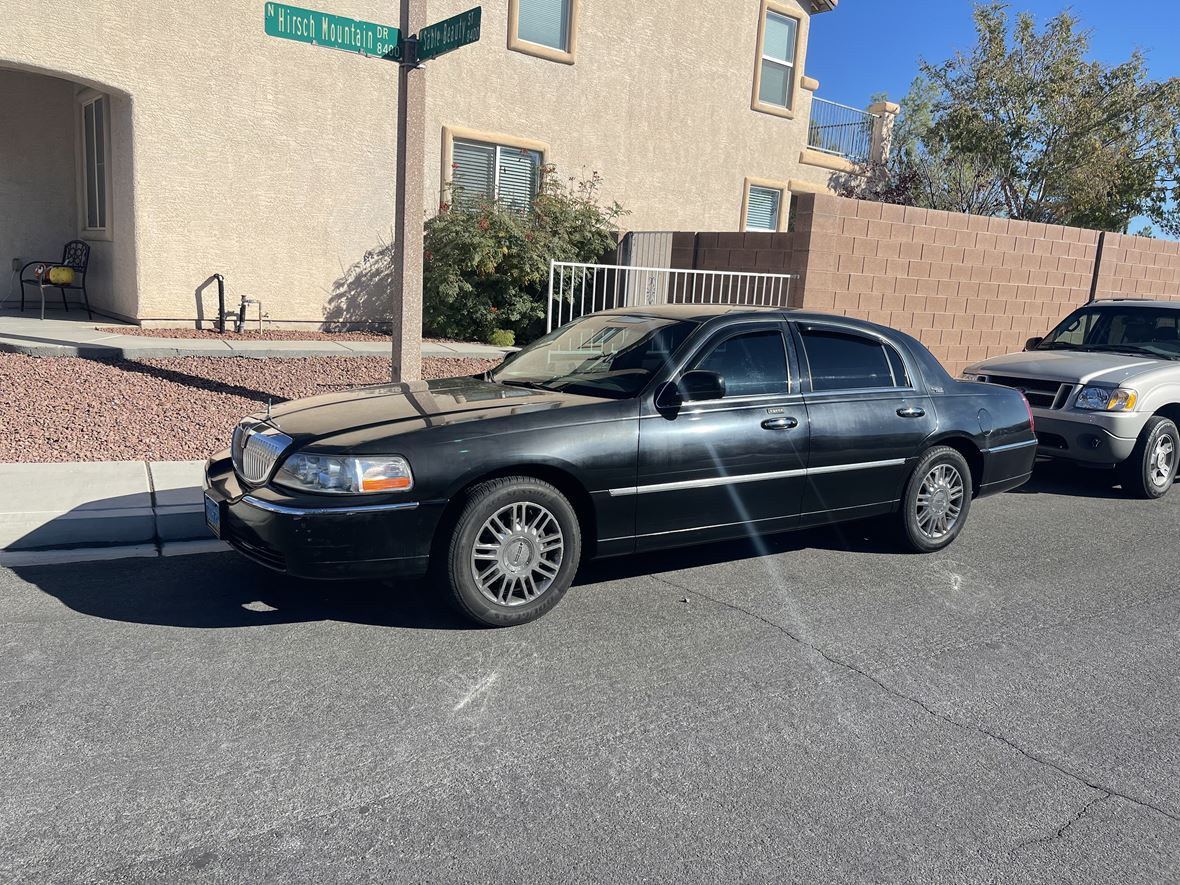 2008 Lincoln Town Car for sale by owner in Las Vegas