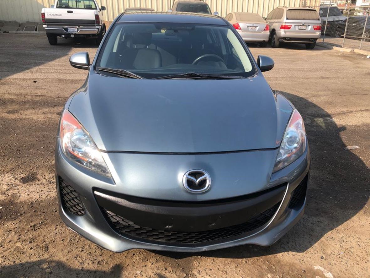 2013 Mazda Mazda3 for sale by owner in Fresno