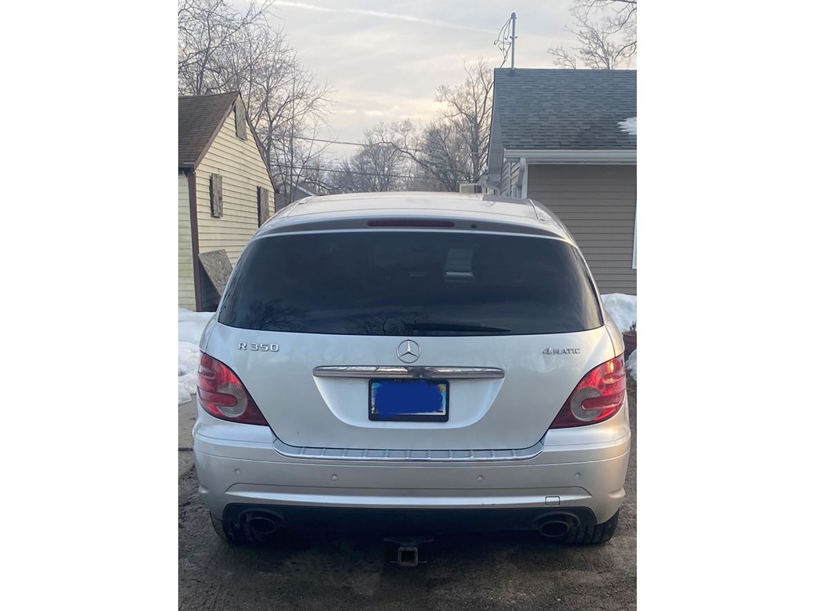 2008 Mercedes-Benz R-Class for sale by owner in Lockport