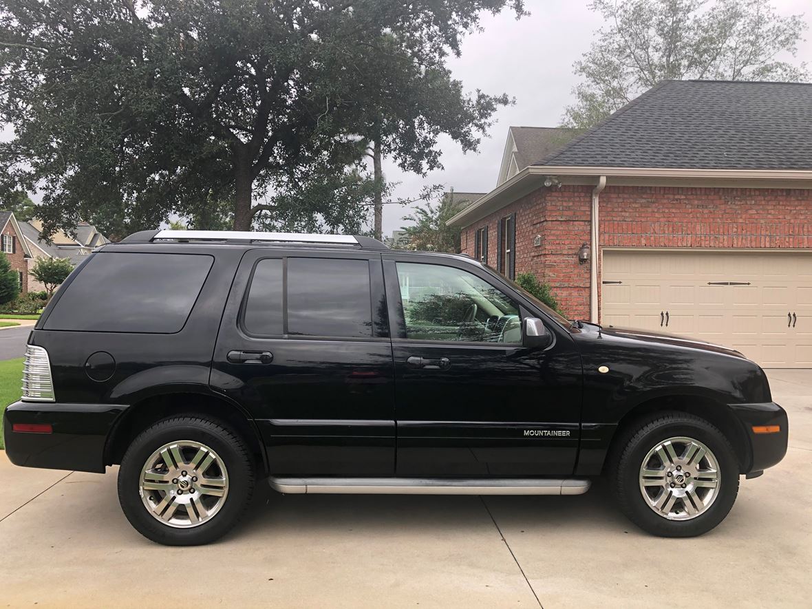 2010 Mercury Mountaineer for sale by owner in Wilmington
