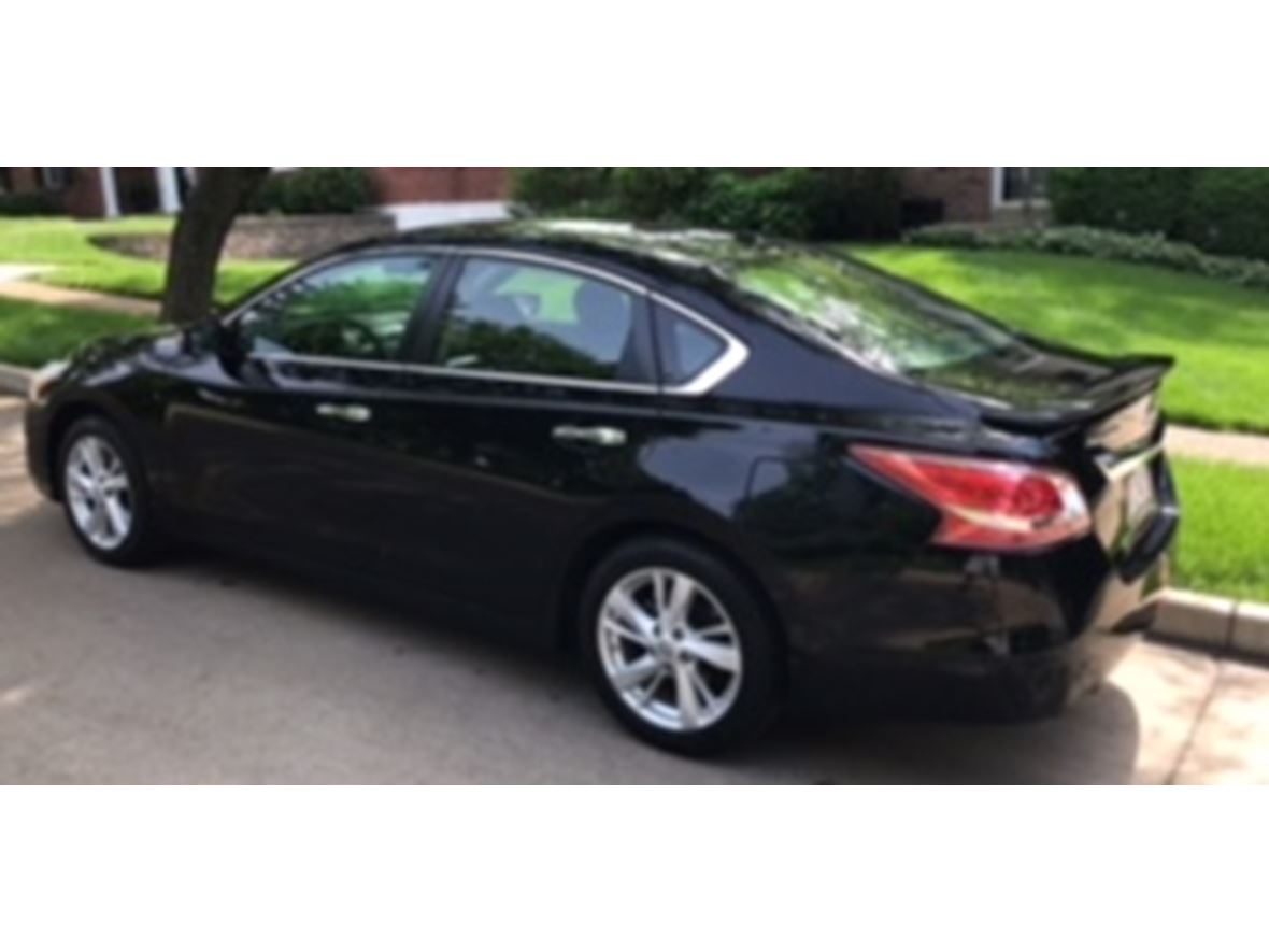 2013 Nissan Altima for sale by owner in Saint Louis